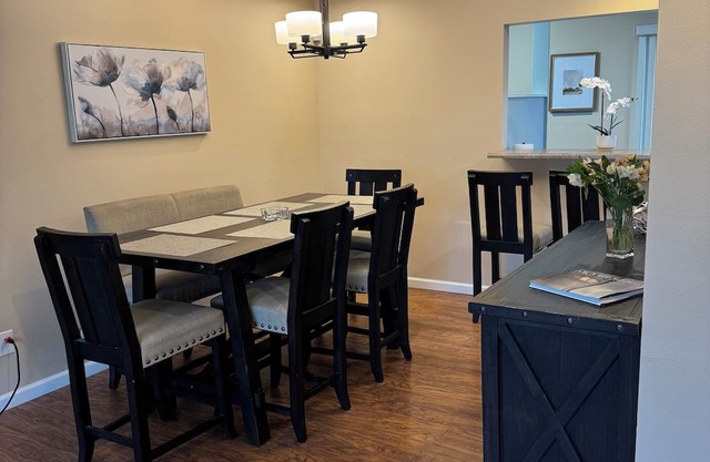 Charming 3-bedroom house with AC, WiFi in amazing St. Louis