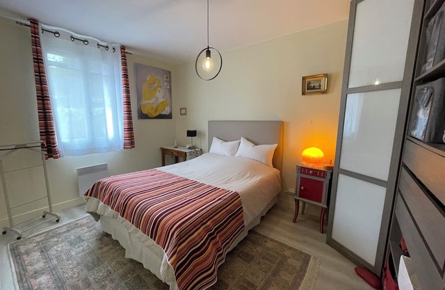 A relaxing, easy-going stay. Charming garden and swimming pool.