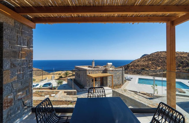 Luxury 1BR Villa with Shared Pool and Fantastic Sea view & Mountain view