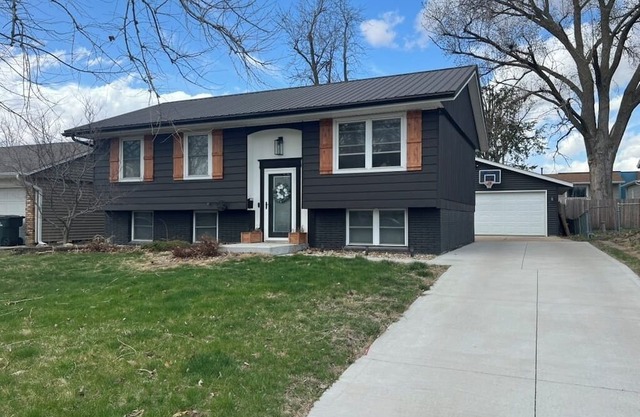 Executive, nursing & corporate travelers - 3br/2ba entire home close to highway!