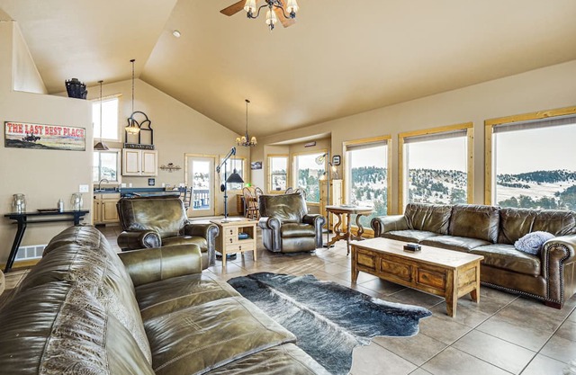 Game Room & Stunning Views: Fairplay Hideaway!