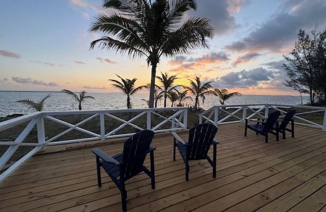 Waterfront Abaco Beach House - Private 5Bedroom 3Bath, 15 min from Treasure Cay