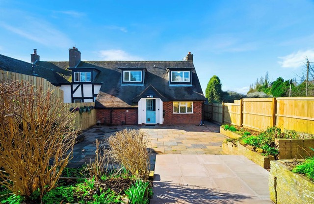 Spacious, Cosy & Chic Cottage with Hot tub