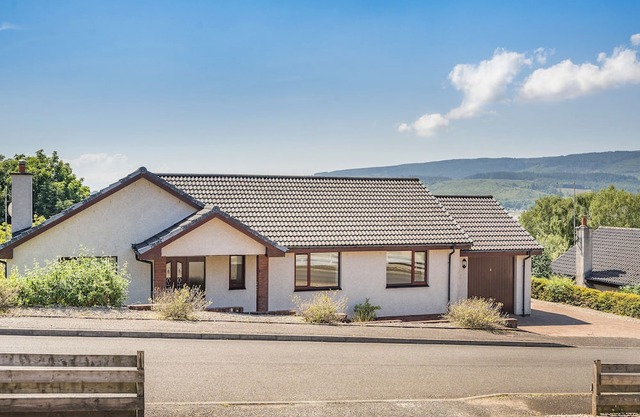 3 bedroom accommodation in Lamlash