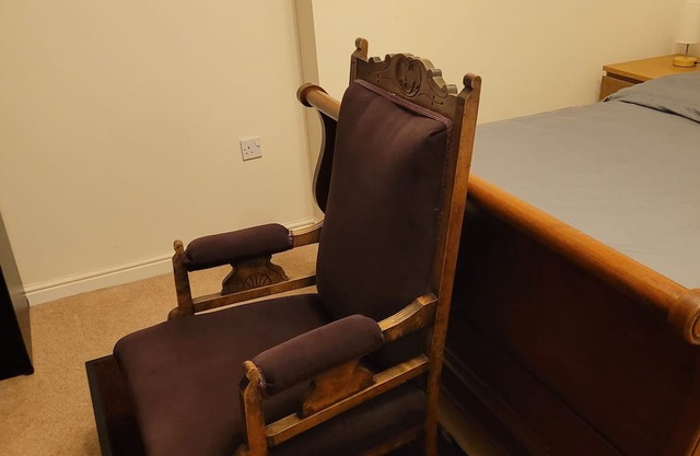 Beautiful cozy en-suite room near Basingstoke hospital (10mins walk).