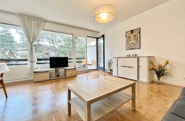 Spacious 3-room apartment near Annecy center, balcony and parking