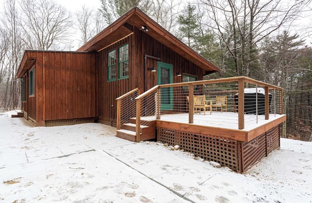 Cosmo Cabin: Your Cozy Escape