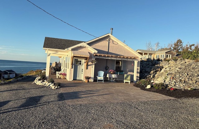 Xanadu By The Sea Premium Cottage Rentals(The Hydrangeas)