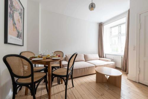 Spacious and Comfortable First-Floor 3BR