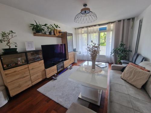 Appartement équipé, calme et lumineux avec Parking inclus