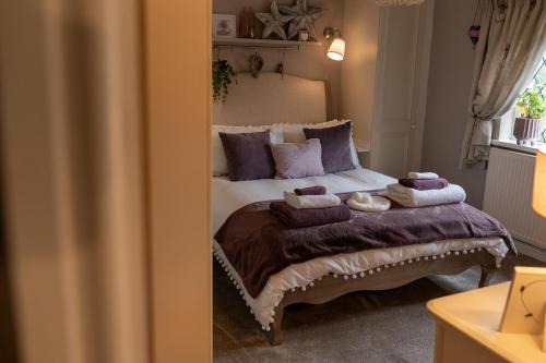 Heather room at field view cottage