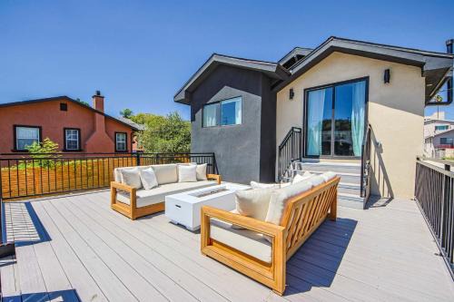 4BD LA Villa with Jacuzzi Sauna and Outdoor Bliss