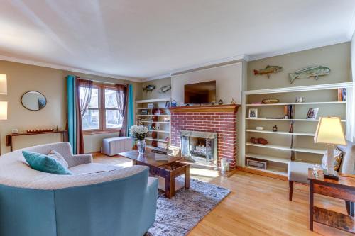 Pet-Friendly West Haven Rental Walk to Beach!