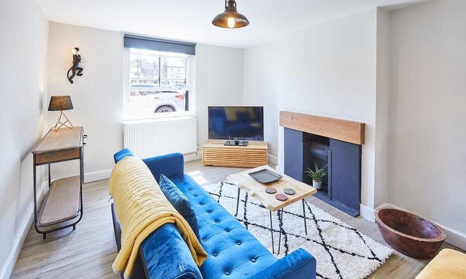 Stokesley House | Host & Stay | 2 College Square