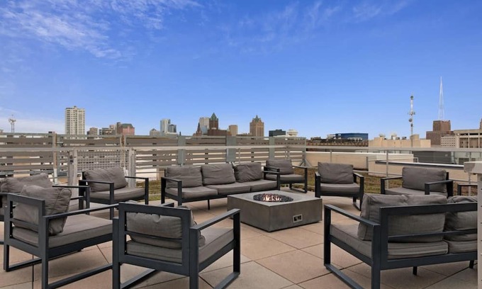Westown Apartment | Milwaukee | Charming 1BD/1BA Downtown Apartment