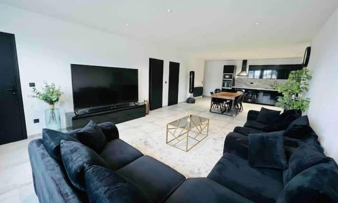 Livry-Gargan Apartment | Très Grand Appartement / Sauna / Charles de Gaulle