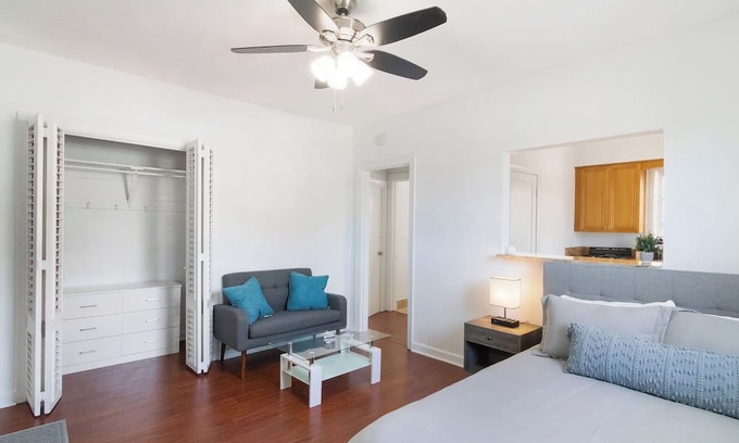 Southside Condo | Walton Place 3