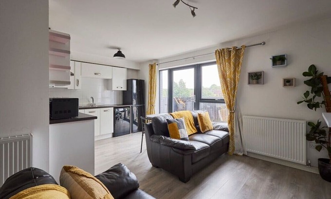East End Apartment | Host & Stay | London Avenue