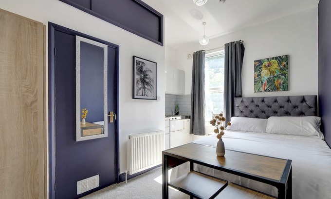 Junction Apartment | Compact Studio flat in Archway | Pass the Keys