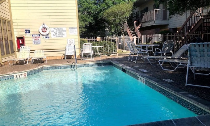 Astrodome Apartment | Lovely Texas Med Center apartment for 4 people to sleep