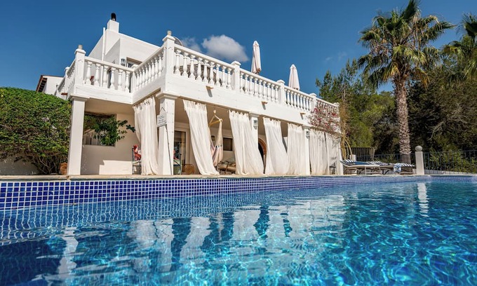 Sant Antoni de Portmany Villa | Can Paradis - Be Transported Back to 1970 and ' The Summer of Love'