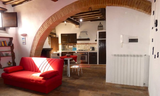 Amelia Apartment | ESCAPE TO UMBRIA, Porta Leone