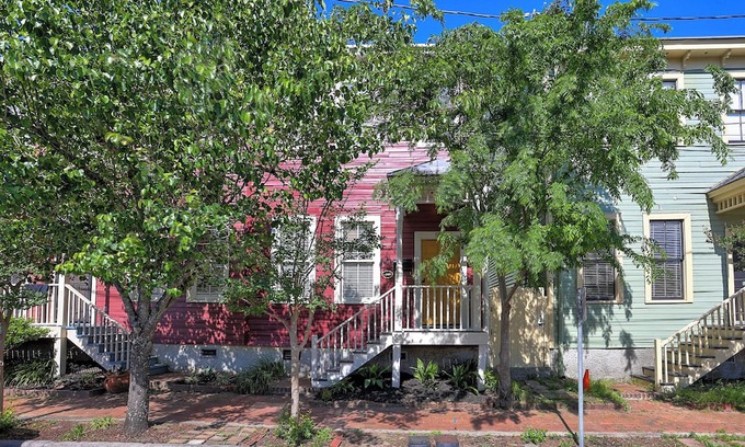 Beach Institute House | Quiet Historic Corner Home Near Downtown
