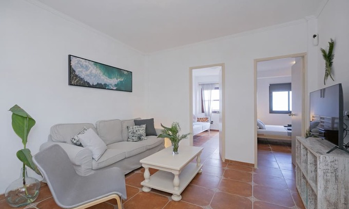El Guincho Apartment | Rooftop View Escape 1 Min to Center Fast Wifi