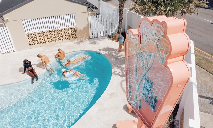 Palm Beach Hotel | The Mysa Motel
