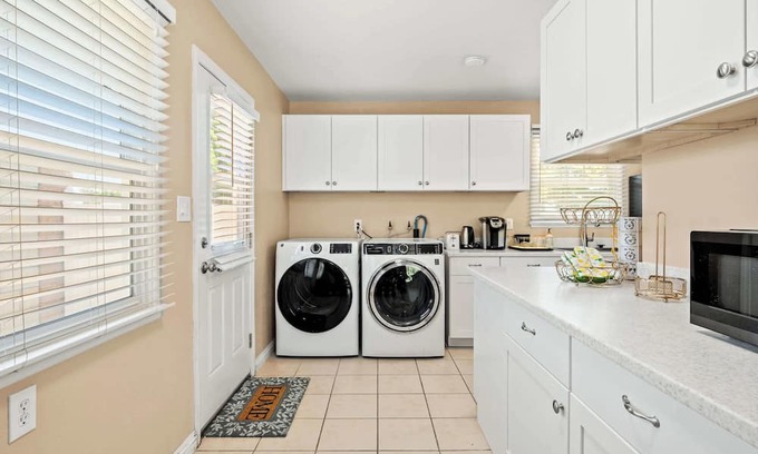 Upland House | Cozy Getaway Bright, Clean & Fully Equipped