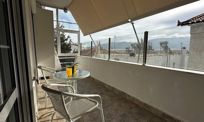 Filothei-Psychiko Apartment | 15 mins from Athens Acropolis. GALA House in Psychiko the safest area in Athens