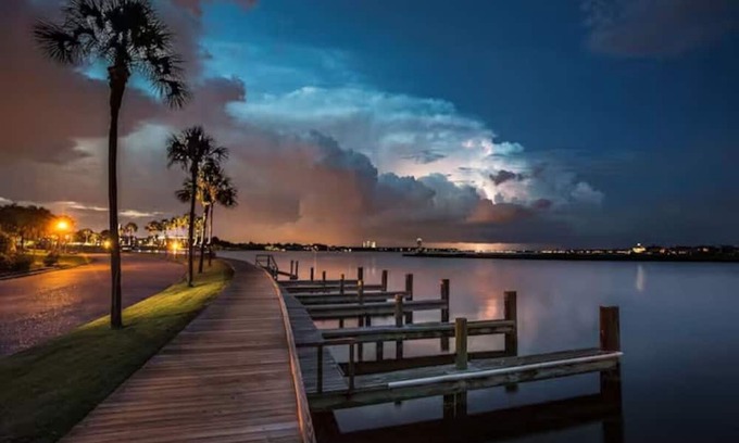 Nassau Bay Apartment | Humble Houston Getaway with Prime Bay Area Location