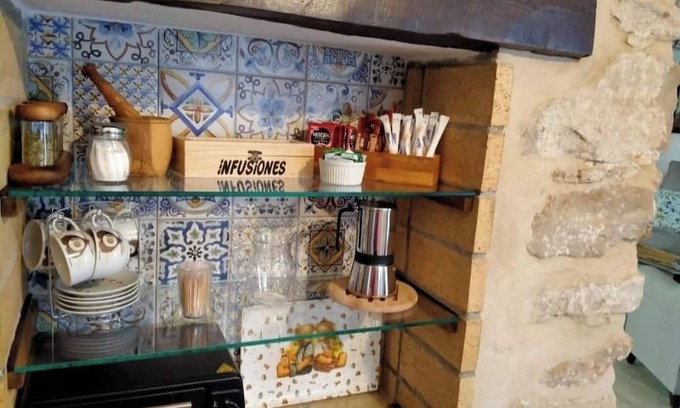Old Town Baeza Cottage | El AOVE family house in the monumental district, two minutes from the Cathedral.