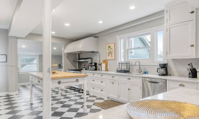 Ocean Grove House | Spacious home for family/friends, steps from beach
