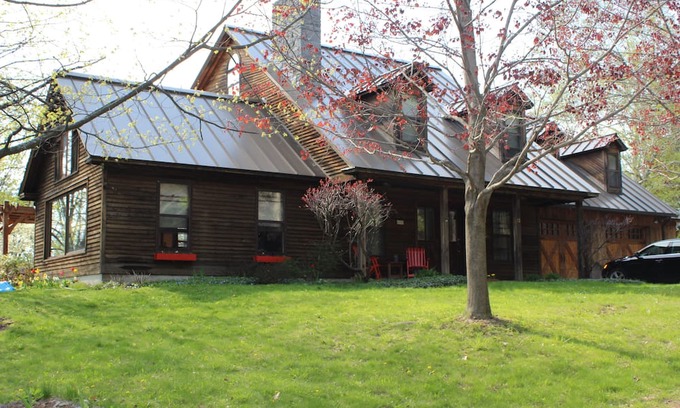 Middlebury Apartment | Charming 1-bedroom apartment in beautiful Middlebury