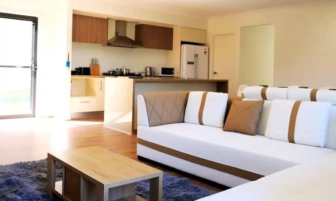 Kellyville House | Kellyville Spacious Modern House | Park&Lake