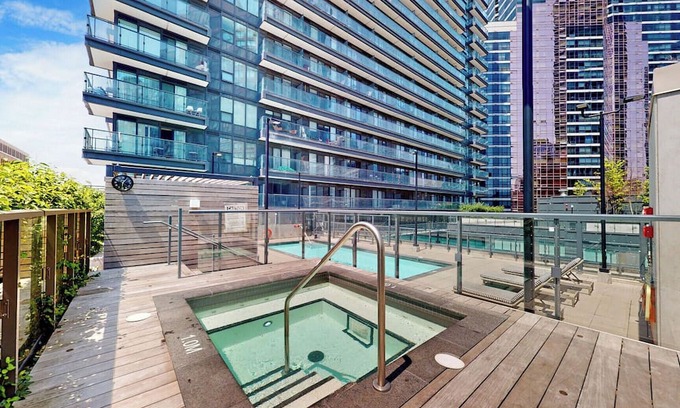 Bay Cloverhill Condo | Luxurious City Retreat with Stunning Views, Modern Amenities & Prime Location!nn