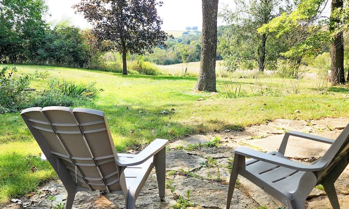 Mineral Point Cottage | Cozy Cottage with Driftless Views. Fireplace, outdoor trails, and close to town.