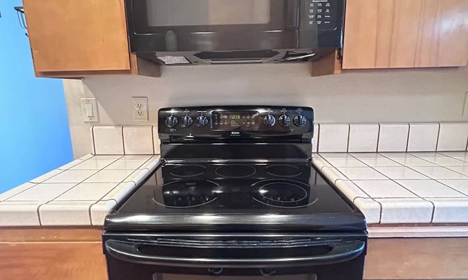 Arden-Arcade Apartment | Charming 2-bedroom apartment with WiFi, AC in enchanting Sacramento