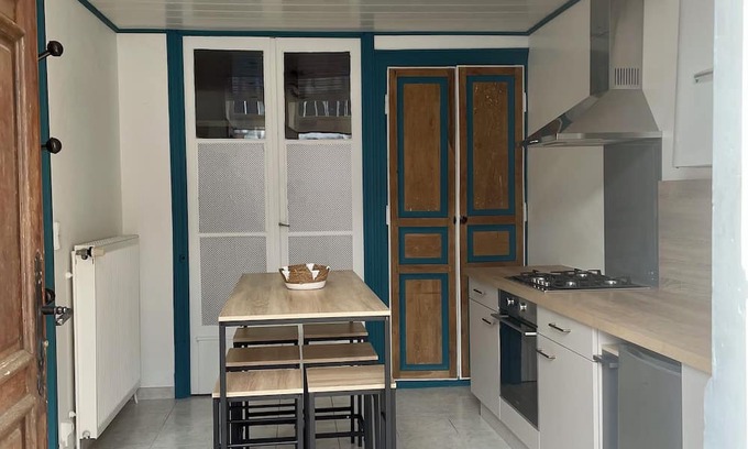 Chatillon-sur-Seine Apartment | The little blue house