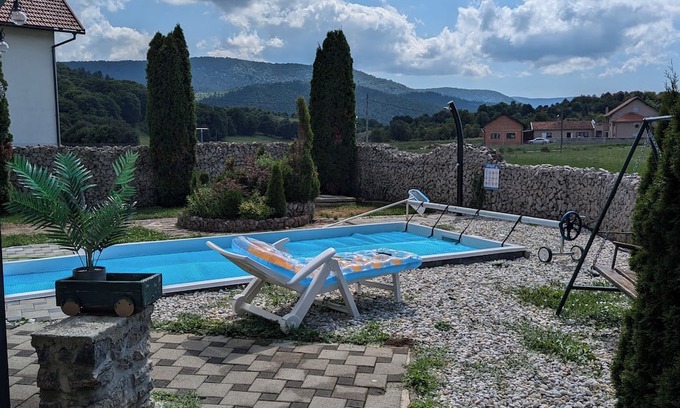 Brinje Apartment | Vacation apartment Luna with pool