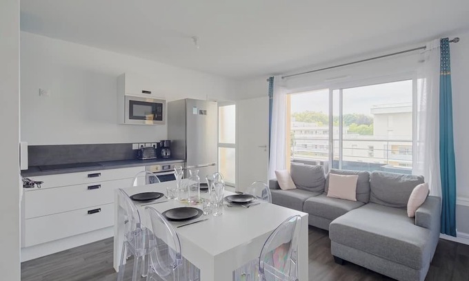 Justices Apartment | Le Cé - 2p/Parking/Terrasse