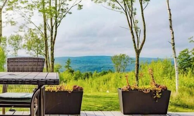 Liberty House | The Anthracite at Crie Hill - A Luxury Off-Grid Retreat