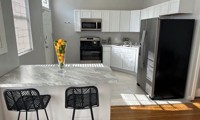 Greater Grand Crossing Apartment | Modern East Woodlawn Apartment!