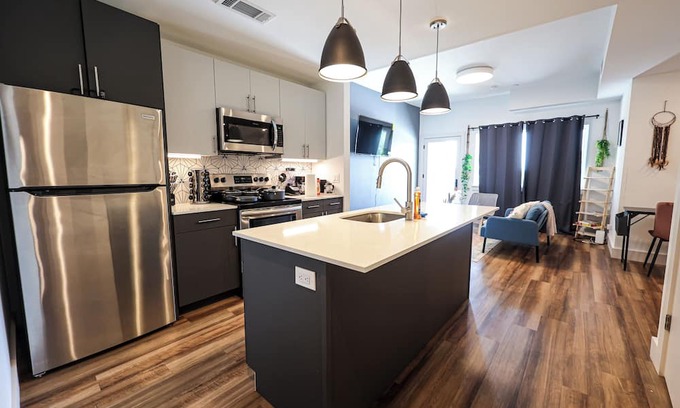 Brewerytown Apartment | Imagine a stylish escape in Glenwood, the epitome of urban luxury