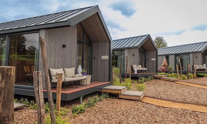Houthem House | Tinyhouse Dille met Hottub op Steenworp Afstand van Maastricht en Valkenburg