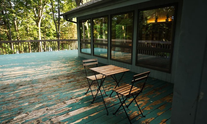 Lansing House | LNSNG VISTA I River + Trails