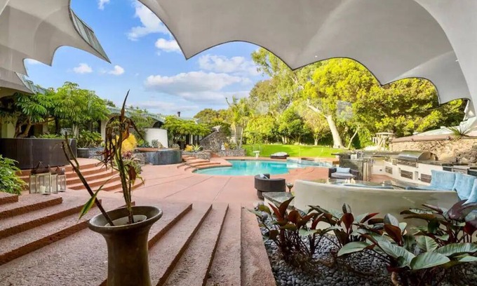 La Jolla Farms House | Celebrity La Jolla Estate:Tennis Bball+Gameroom