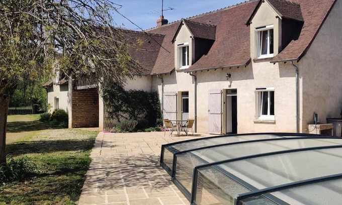 Thevet-Saint-Julien House | Holiday Home 'La Pouzerie' with Private Pool, Private Terrace and Wi-Fi