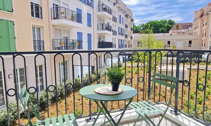 Yerres Apartment | Ideal apartment for holidaymakers and professionals. 25min from Paris by RER